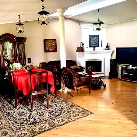 Hotel Polonia Tbilisi House Extérieur photo