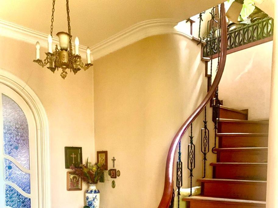Hotel Polonia Tbilisi House Extérieur photo